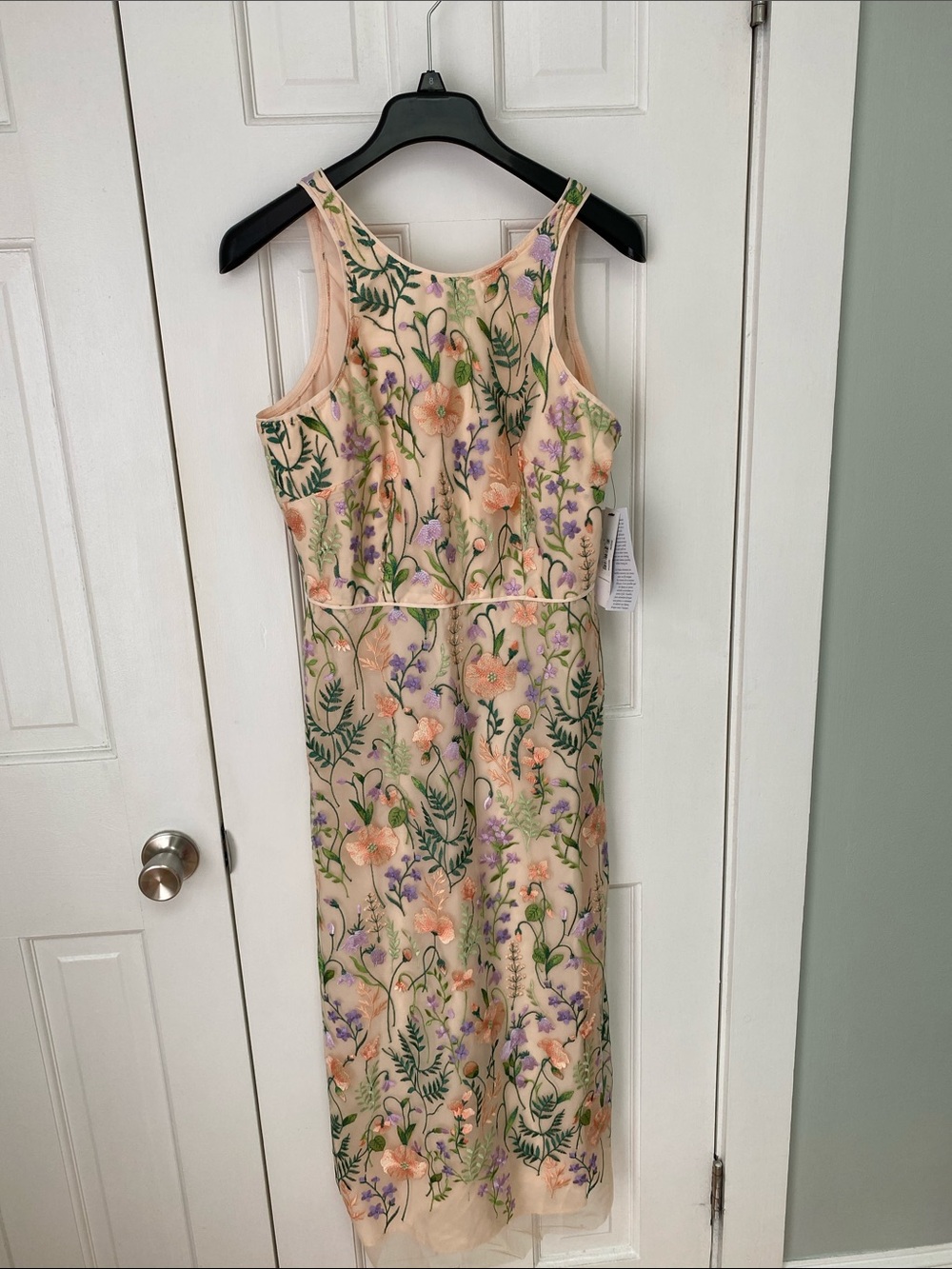 Maggie London Floral Embroidered Sleeveless Sheath Dress - Peach